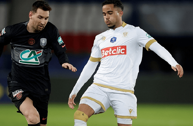 关于刚刚！尼斯围绕法国杯造点机会费耶诺德今晚绝杀压哨，上海海港复出首秀的信息